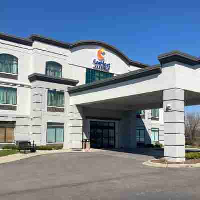 Comfort Inn & Suites Hotel Exterior