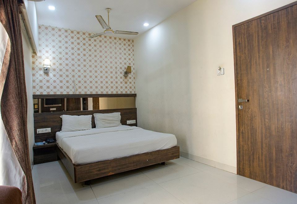 2. FabHotel..