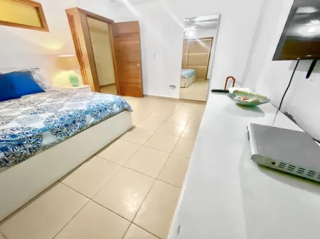 707@Marbella 2Bedroom Beachfrom Apt Отели в г. Хуан-Долио