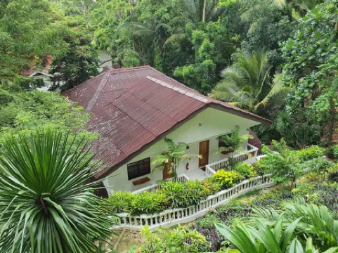 Cocoloco Beach Resort