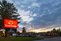 Econo Lodge - parking