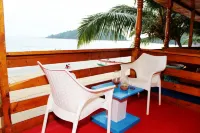 Cafe Blue - Meerblick