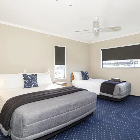 Bay City Motor Lodge