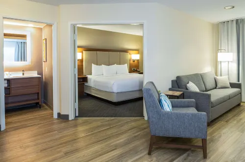 Comfort Inn & Suites