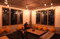 Hostay Tirthan Hotels in Chippni