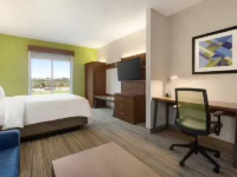 ホリデイ イン エクスプレス ホテル アンド スイーツ オブ オペライカ/オーバーン by IHG オペライカのホテル