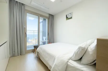 Yangyang Pension El Ocean Stay Отели рядом с достопримечательностью «Jukdo Beach»
