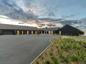 Te Karaka Lodge