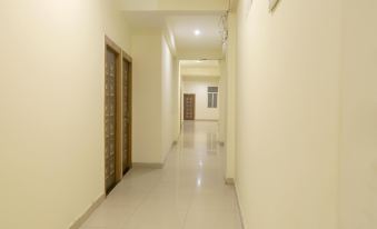 Hotel Lemon Suites & Banquet Noida Sector 62
