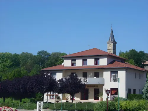 Le Médicis Hotels in Les Roches-de-Condrieu