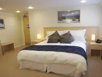 Springfields Hotels in Horsham
