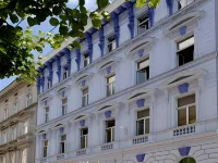 Westend City Hostel