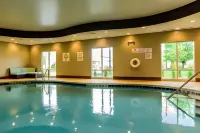 Holiday Inn Express Cheektowaga North East Отели в г. Чиктовага