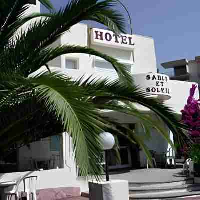 Hotel Sable Et Soleil - Port, Plage et Jacuzzi Privé Hotel Exterior