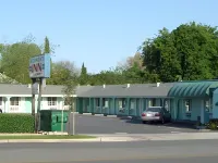 Economy Inn Hotels near Willows Museum