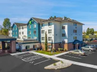 Holiday Inn Express & Suites PORTLAND-JANTZEN BEACH by IHG Hotels in Multnomah County