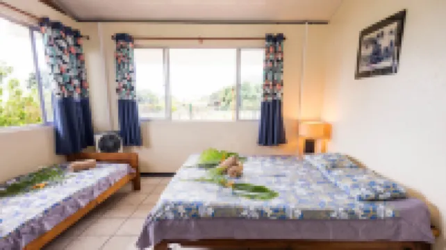 Pension TE Miti - Plage-Beach 200m - Mahana Parc & Vaiava Beach pk18 - B&B Chambres ou Dortoir Hotels in Punaauia