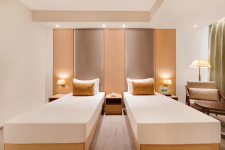 Lemon Tree Hotel, Haridwar Отели рядом с достопримечательностью «Piran Kaliyar Sharif»