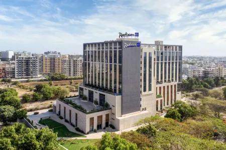 Radisson Blu Hotel & Spa, Nashik Отели в г. Пимплед Нейсик