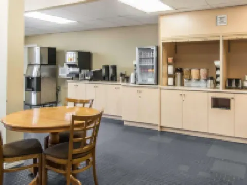 Econo Lodge Hotels in Timiskaming District