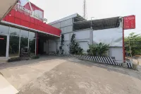 My Home2 Mall Ciputra Cibubur RedPartner Hotels in Jatisampurna