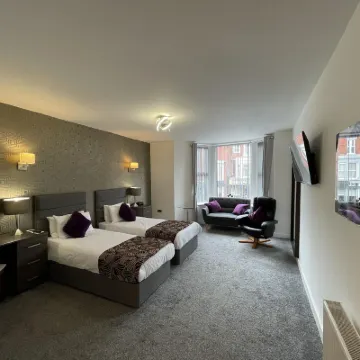 Ruskin Hotel Hotels near Stanley Park