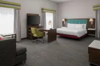 Hampton Inn & Suites Seattle-Airport/28th Ave - 2-Star