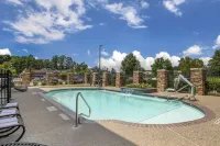 Best Western Plus Crown Colony Inn  Suites - piscine