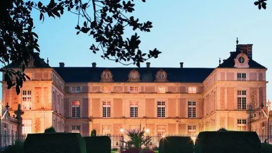 Logis Hôtel "Élégance" Au Vieux Morvan "récemment rénové"