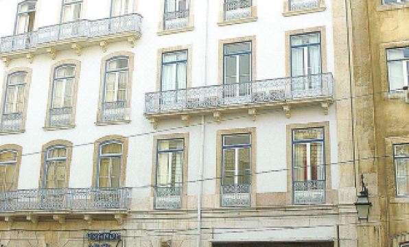 Grande Pensão Residencial Alcobia