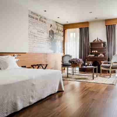 Gran Hotel la Perla Rooms