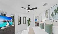 Aqua Haven- Stylish Getaway with Pool and Jacuzzi