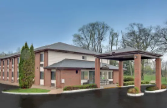 Baymont Inn & Suites by Wyndham Richmond Hotels in Twin Lakes