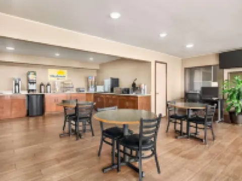 Days Inn by Wyndham Paris Hotels in Paris