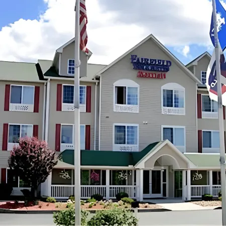 Fairfield Inn & Suites Hartford Manchester Отели рядом с достопримечательностью «Арена «XL-центр»»