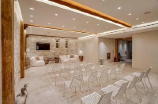 Bassa Maina Villas & Suites