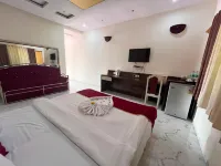 007 Universe Resort Hotels in Khandpe