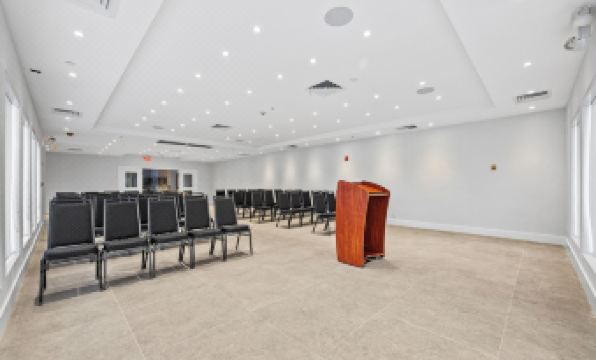 DoubleTree by Hilton New York JFK Airport