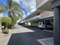 Best Western Ambassador Motor Lodge فنادق في Urraween
