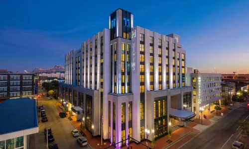 The Higgins Hotel New Orleans, Curio Collection by Hilton