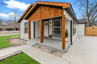 Cozy Home in Downtown McKinney with Backyard