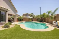 AZ Sun Palm Retreat w/optional Private Heated Pool Hotels in der Nähe von Kohl's