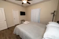 Marvelous Pet Friendly Comfortable Townhome with Private Terrace!