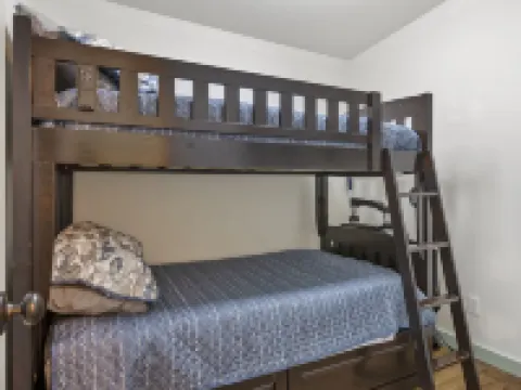 Romantic Cabin for Two! 12 miles to Schlitterbahn/New Braunfels, Gruene Texas. Hotéis em McQueeney