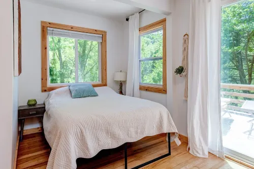 Modern Treetop House 10 min to downtown Asheville!