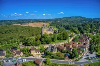 Maison Proche de Sarlat, au Pied du Château de Monfort