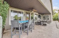 Very private, upgraded family friendly  getaway w/pool & luxurious hot tub!