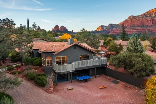 Uptown Sparks - 5Br 5BA Wow Views! Heated Pool, Spa, GamesRm, Walk into Town