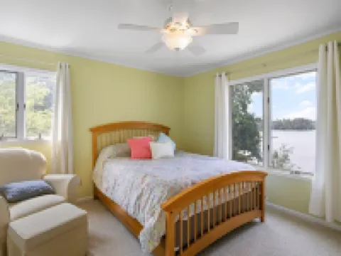 Lakefront Home- 7 bedroom 4.5 bath- Sleeps 16 + Game Room, PS-4 - Badin Lake, NC Hotels in Eldorado