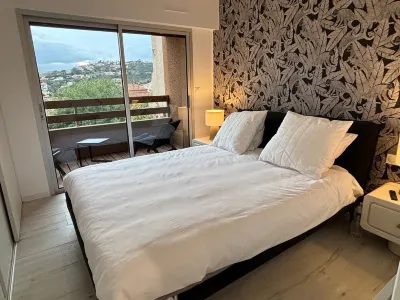 Flat for 6 people with air conditioning, St Clair Le LAVANDOU, renovated in 2023 Hotels near Lavandou Plongee